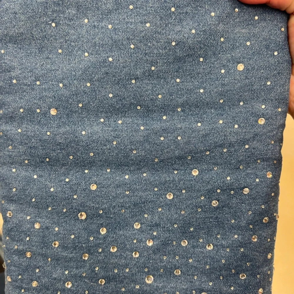 Project Denim Rose, white or blue denim handcrafted denim rose - Picture 4 of 6